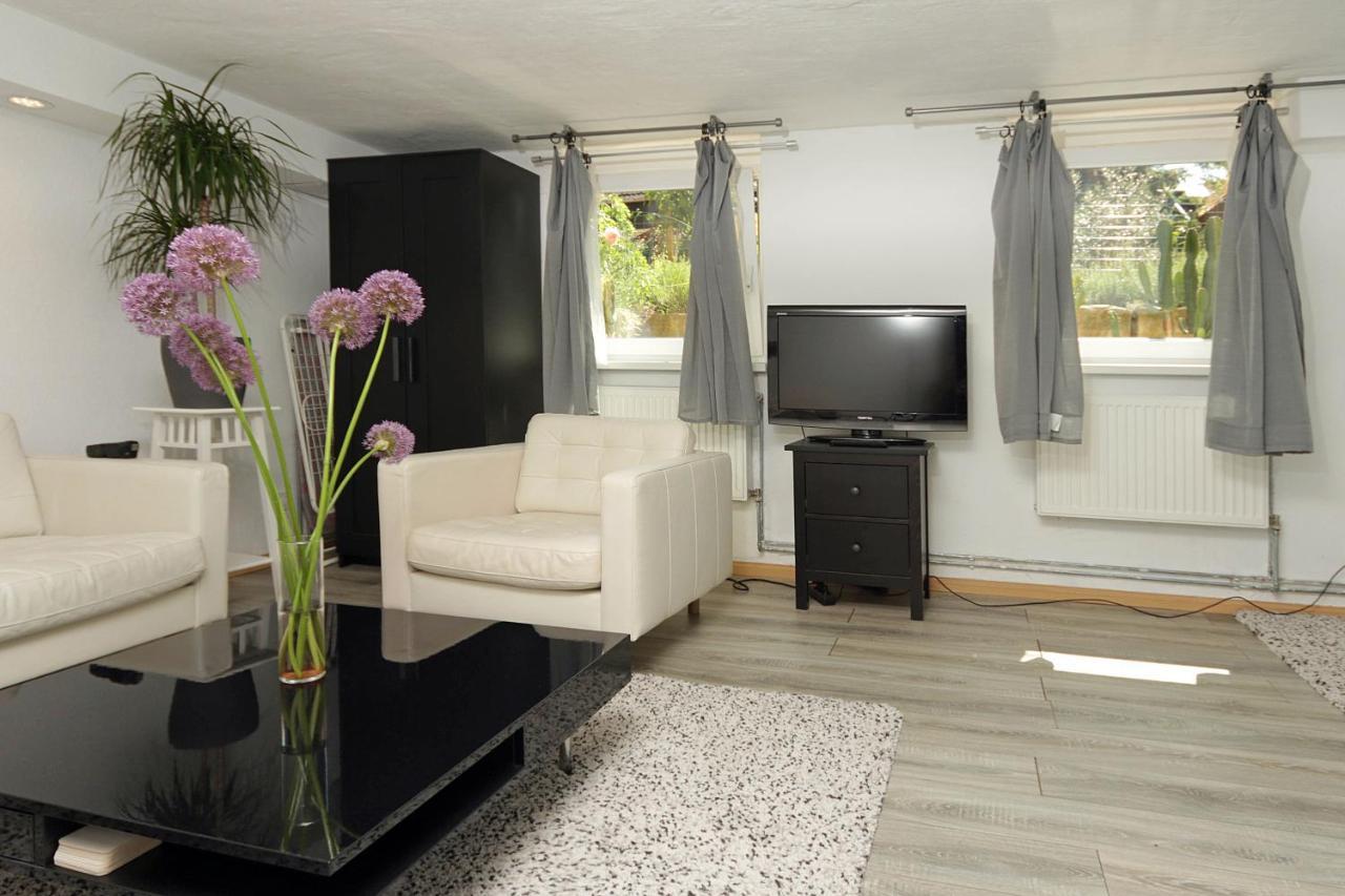 Cozy Souterrain-Half-Basement-Apartment Included 2 Bicycles Berlino Esterno foto